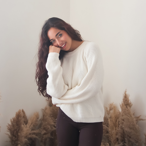 Yuki Pullover – Handknitted Winter Elegance for Modern Women