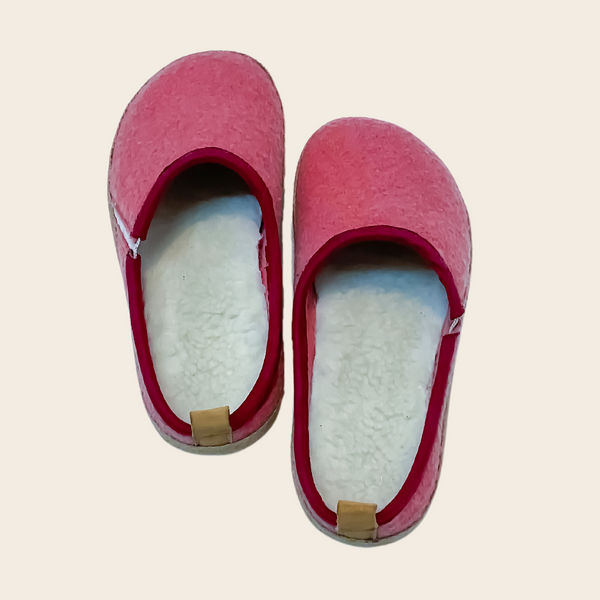 Kaze No Michi Slippers – Authentic Wool, Natural & Trendy Comfort