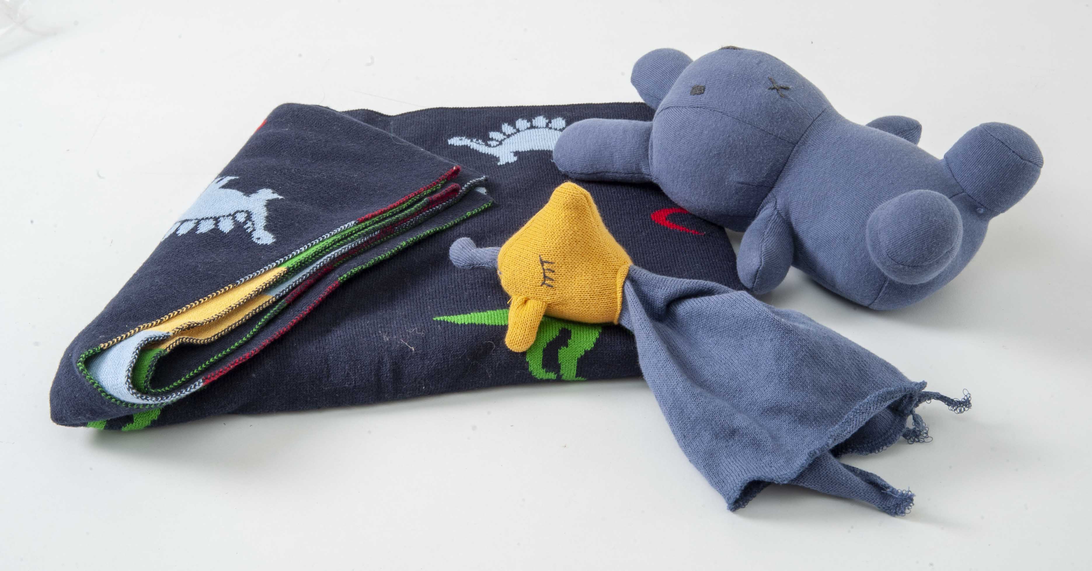 Gift  Set of 4 (Blanket with Muslin Bib, Rabbit, Giraffe Comforter) | 100% Organic Cotton - Mojopanda Organic  Store