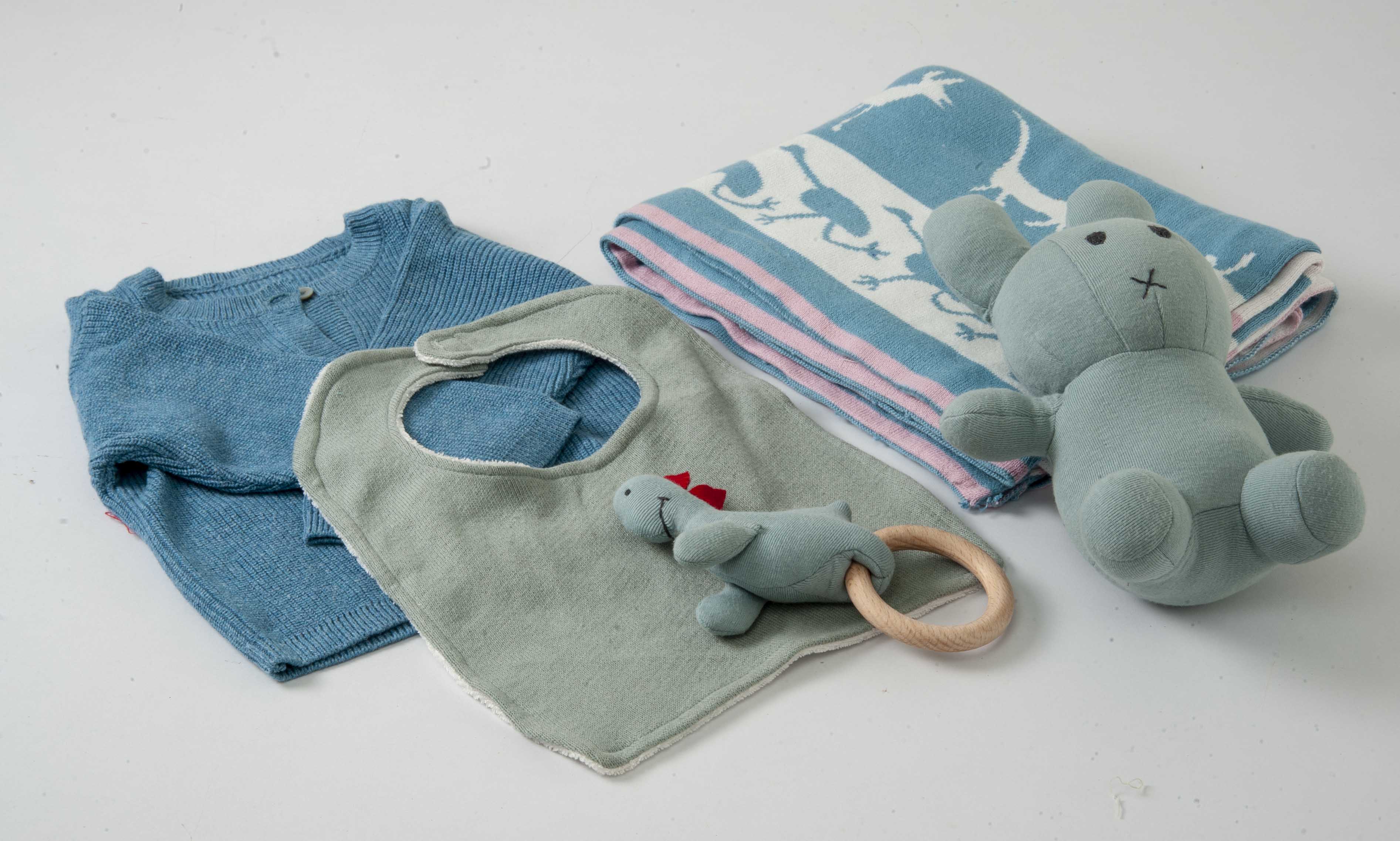 Gift Set of 5 (Blanket, Cardigan, Muslin Bib, Rabbit, Dino Rattle) | 100% Organic Cotton - Mojopanda Organic  Store